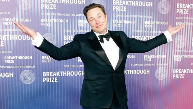 Elon Musk, dünyanın ilk dolar trilyoneri oldu