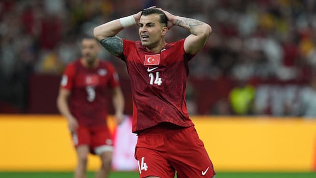 Abdülkerim Bardakcı'nın şutu direkten döndü, topun hızı belirlendi