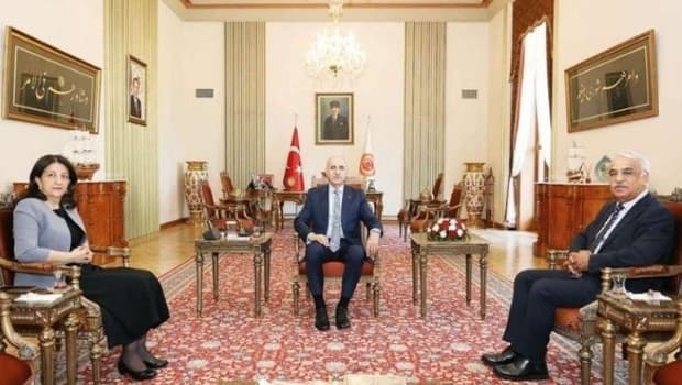DEM Parti İmralı Heyeti, Kurtulmuş ile kod yasa görüşmesi yaptı
