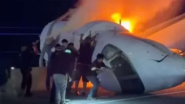 Texas'ta otoyola düşen küçük uçakta 1 kişi hayatını kaybetti