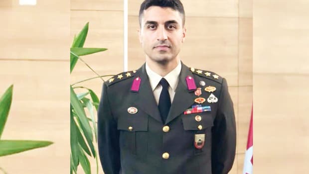 Kılıçlı yemin nedeniyle ihraç edilen yarbay göreve iade edildi