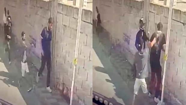 Mersin'de kasklı iki kişi, 250 bin doları çantadan çaldı