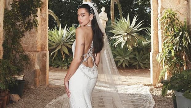 Dua Lipa, Palermo'daki düğününde dikkat çeken gelinliği tanıttı