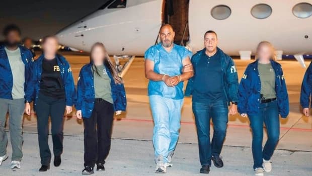 Türkiye'de yakalanan dolandırıcı ABD'ye getirildi