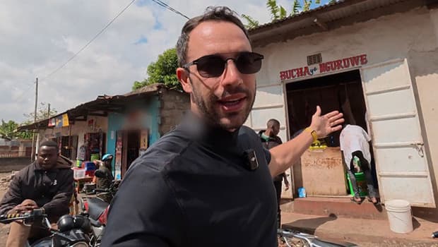 Tanzanya'nın Arusha kentindeki sosyal farklılıklar keşfediliyor