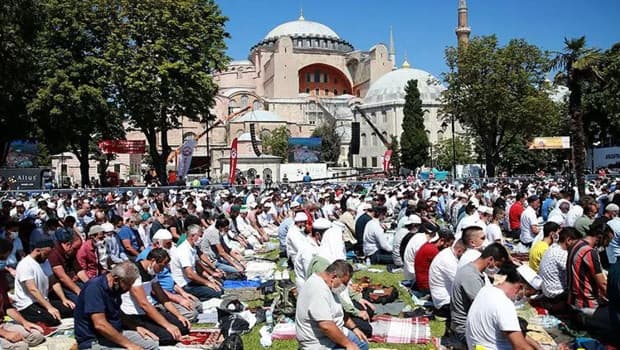 Ayasofya'nın ibadete açılışının 6. yılı: Siyasi mesajlar geldi
