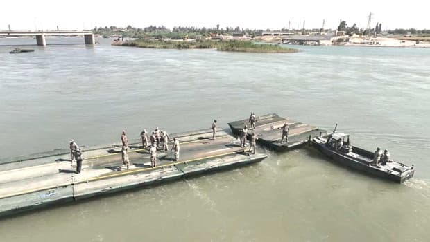 Fırat Nehri'ne 240 metre uzunluğunda köprü kuruldu