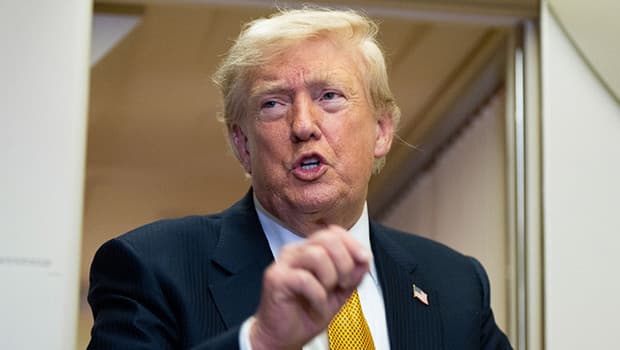 Trump, İran'a karşı askeri tehditte bulundu
