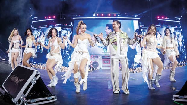 Manifestival'da Kenan Doğulu sahne aldı