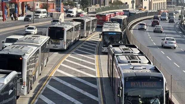 İstanbul'da metrobüs seferleri 15 Temmuz için düzenleniyor