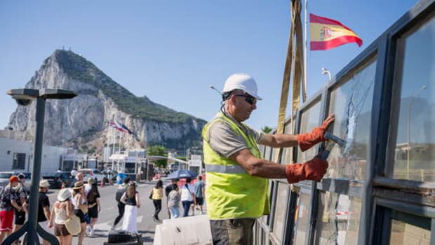 İspanya, Cebelitarık ile sınır kapılarını kaldırdı