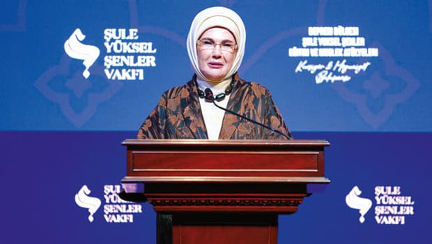 Emine Erdoğan, 15 Temmuz'u cesaretin simgesi olarak nitelendirdi