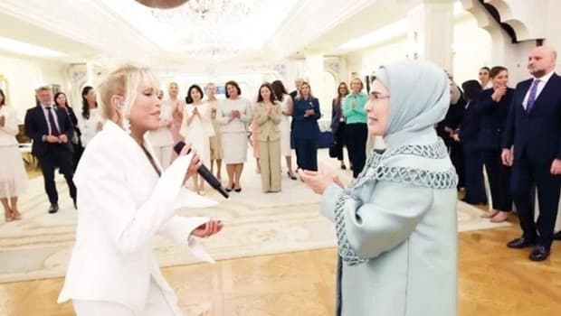 Ajda Pekkan konserinden ilk görüntü