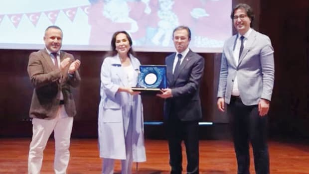 Türkan Şoray, İlkokul Yılsonu Şenliğine Katıldı