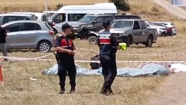 Çorum'da yamaç paraşütü şenliğinde pilot düşerek hayatını kaybetti