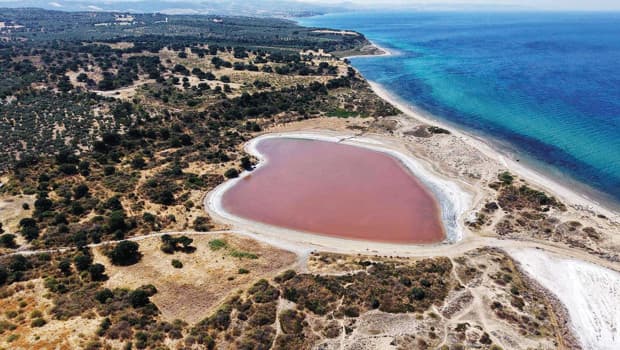 Kalpli Göl, Çanakkale'de pembe renge dönüştü