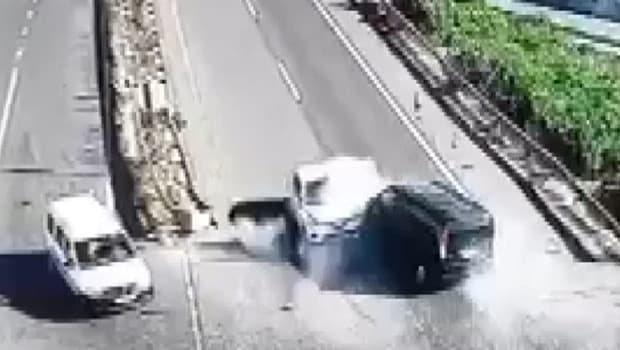 Şanlıurfa'da gezi dönüşü kaza: 3 ölü, 8 yaralı