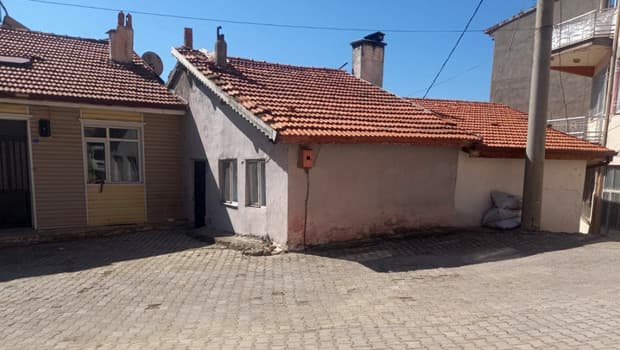 Isparta'da gürültü yüzünden kavga: Anne öldü, kızı ağır yaralı