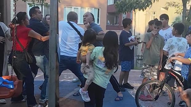 İstanbul'da çocuk parkında kavga çıktı
