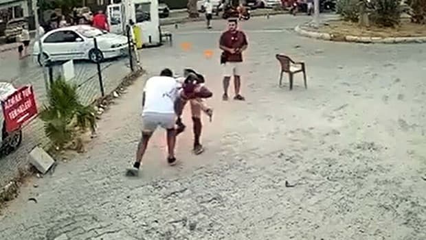 Muğla'da bıçaklı kavga: İki kişi yaralandı, birinin durumu ağır