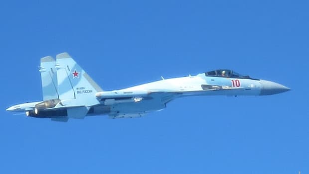 Moskova'da Rus savaş uçağı düştü, pilot son anda kurtuldu