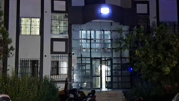 Adana'da boşanma aşamasındaki eşini uyurken öldüren koca yakalandı