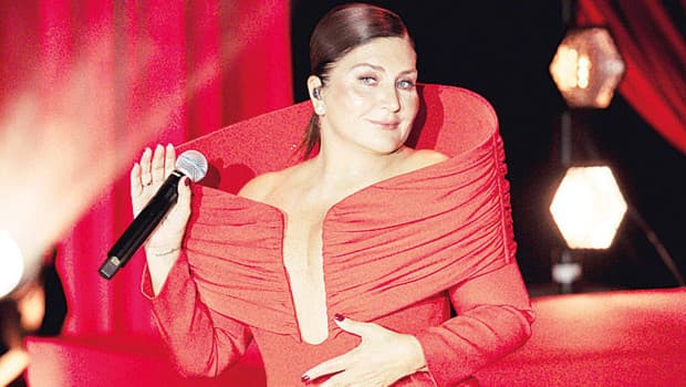 Sibel Can Harbiye'de konser verdi