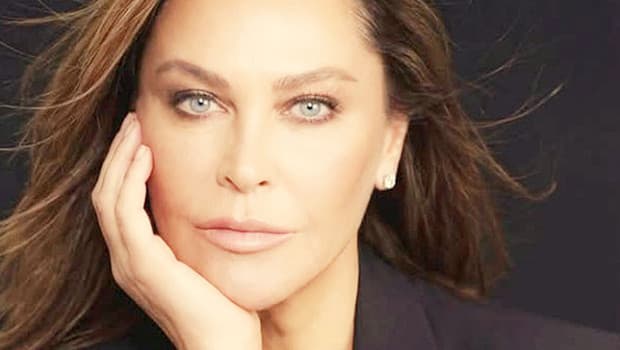 Hülya Avşar, 'Selfi' filminden alıntı paylaştı