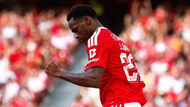 Jhon Duran Benfica'da etkileyici bir başlangıç yaptı