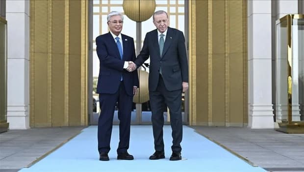 Tokayev, Ukrayna'da barış için İstanbul formülü 2.0 önerdi