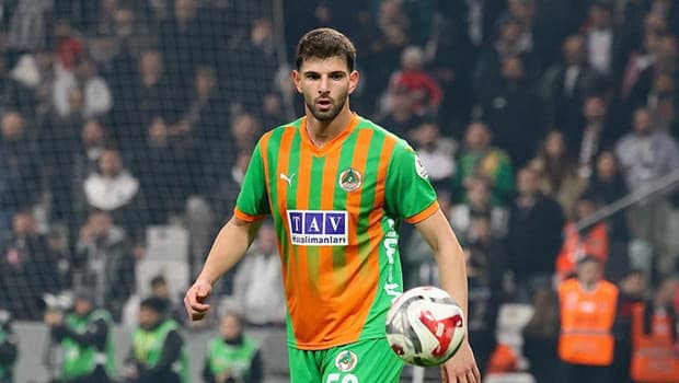 Fenerbahçe, Ümit Akdağ için Alanyaspor ile görüşmelere başladı.