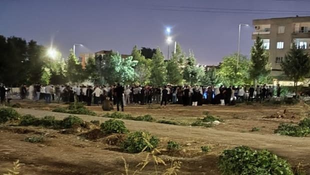Batman'da mezarlıkta silahlı saldırı: Baba, oğlu ve yeğeni hayatını kaybetti