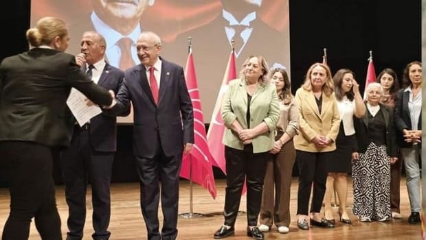 CHP rozet töreninde figüran iddiaları tartışma yarattı