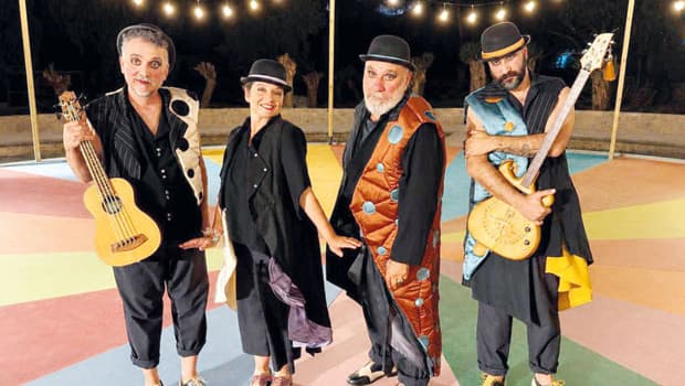 Komos Kültür Merkezi, 'İtiraz Sofrası' ile Tiyatroya Başlıyor