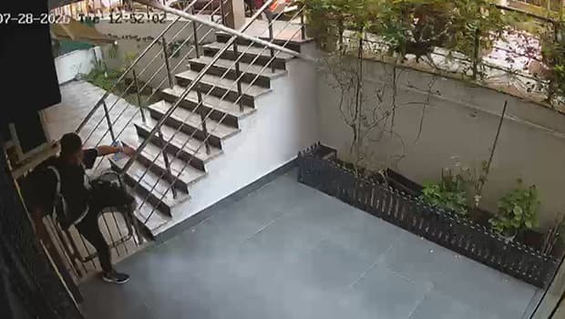 İstanbul'da hırsızlık şüphelisi yan daireyi soydu