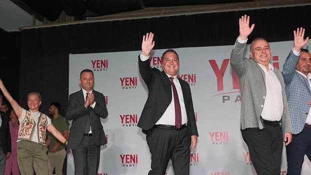 Manisa Büyükşehir Belediye Başkanı Besim Dutlulu ve 14 ilçe başkanı Yeni Parti'ye katıldı