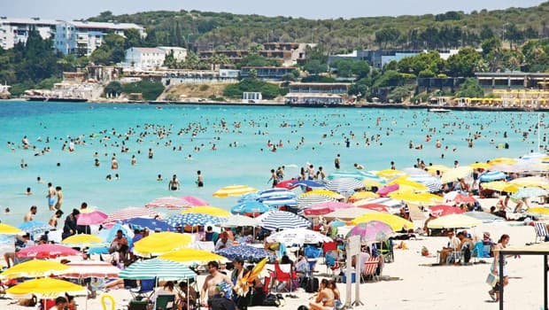 Çeşme'de hafta sonu nüfus 500 bin kişiye yaklaşıyor