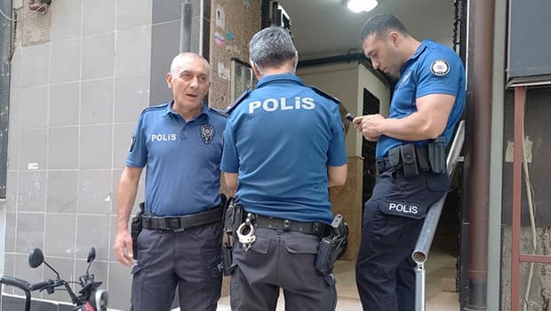 Yalnız yaşayan emekli bekçi evinde ölü bulundu