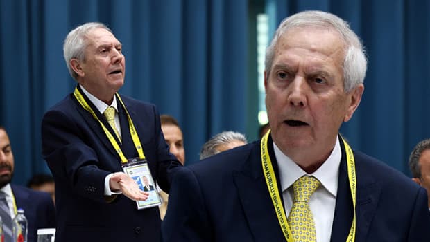 Fenerbahçe Divan Kurulu'nda Aziz Yıldırım'dan Demirel'e yanıt