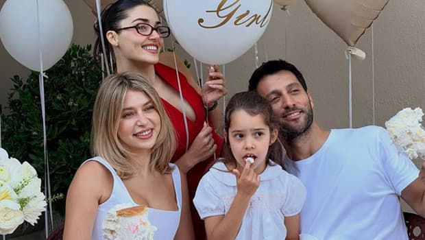 Hande Erçel'in ablası ikinci bebekleri için cinsiyet partisi düzenledi