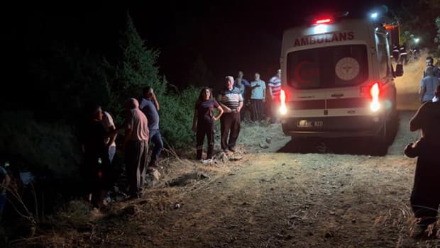 Osmaniye'de devrilen traktörün altında kalan çift hayatını kaybetti