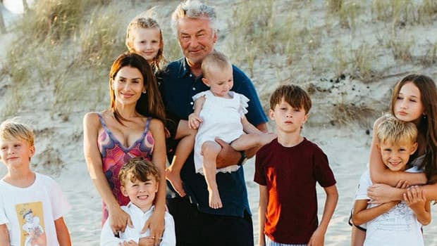 Sekiz çocuğu olan ünlü, eşine yeni bir bebek yapma teklifinde bulundu