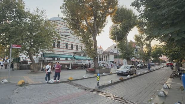 Beykoz'da parkta bıçaklı kavga: Bir kişi hayatını kaybetti
