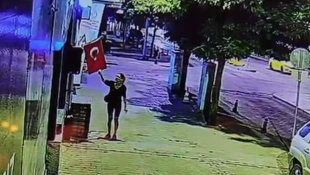 Muğla'da Türk bayrağını yakan kadın için polis soruşturma başlattı