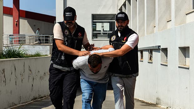 Adana'da 283 bin uyuşturucu hap ele geçirildi, şüpheli tutuklandı