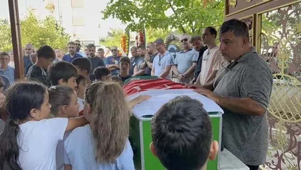 Çanakkale'de böcek ilacı nedeniyle hayatını kaybeden çocuğun babası adalet istedi