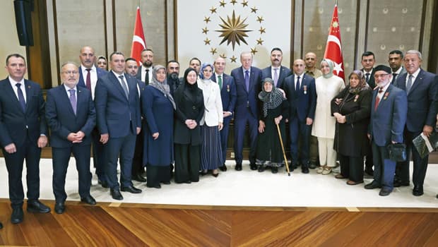 Cumhurbaşkanı Erdoğan, şehit aileleriyle bir araya geldi