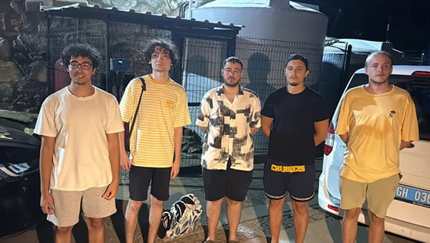 Bodrum'da mahsur kalan 5 genç kurtarıldı