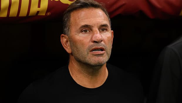 Okan Buruk, Çorum FK maçı sonrası stattaki olumsuz havayı değerlendirdi.