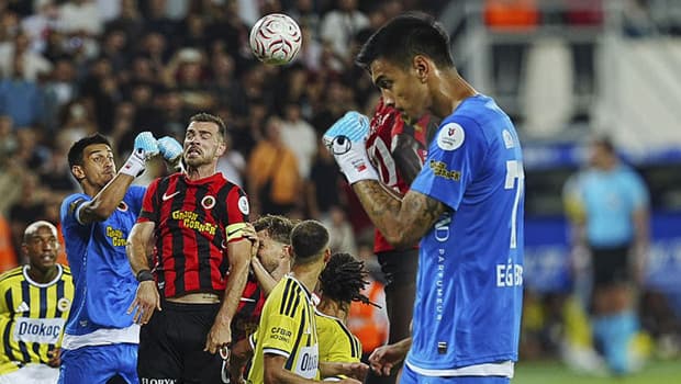 İrfan Can Eğribayat, Fenerbahçe'ye karşı galibiyetle başladı